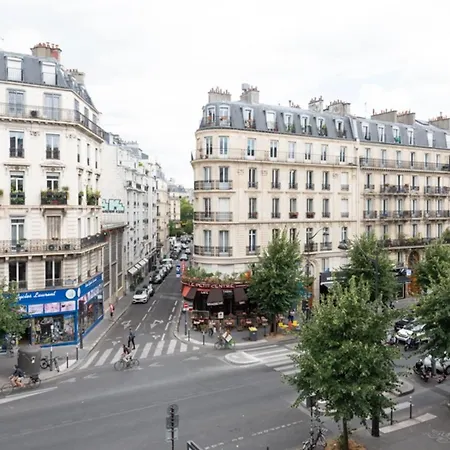Charming Close To Republique * パリ